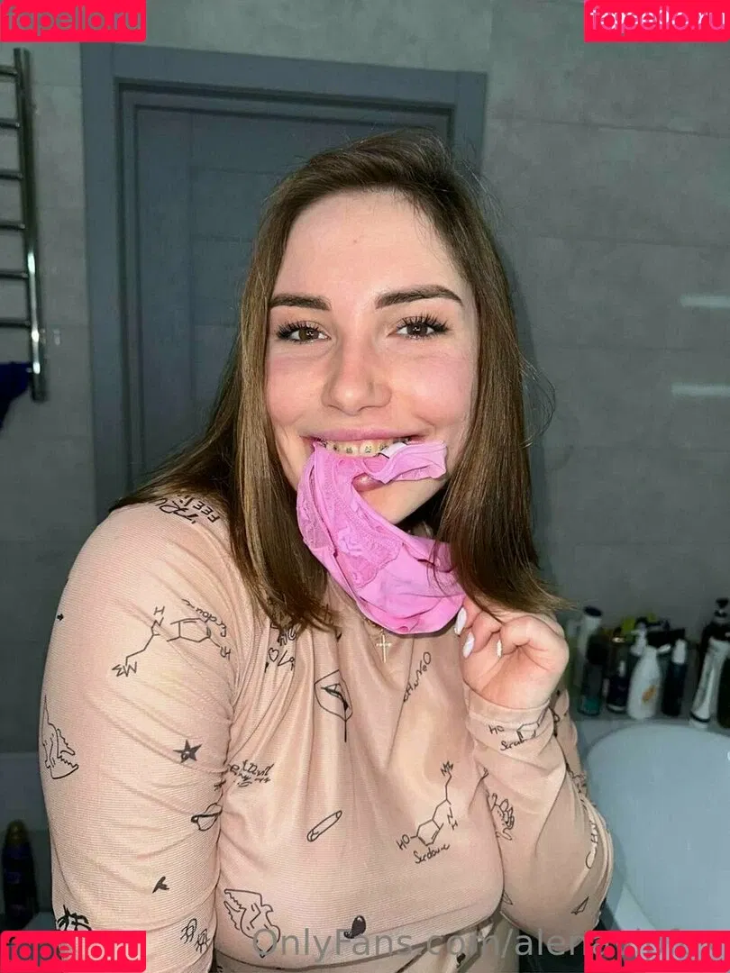 alenavipfox Onlyfans Photo Gallery 