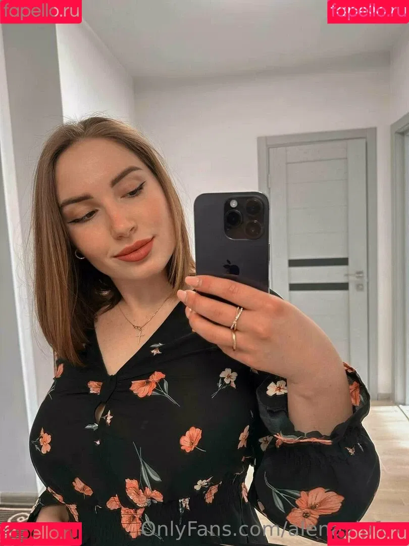 alenavipfox Onlyfans Photo Gallery 