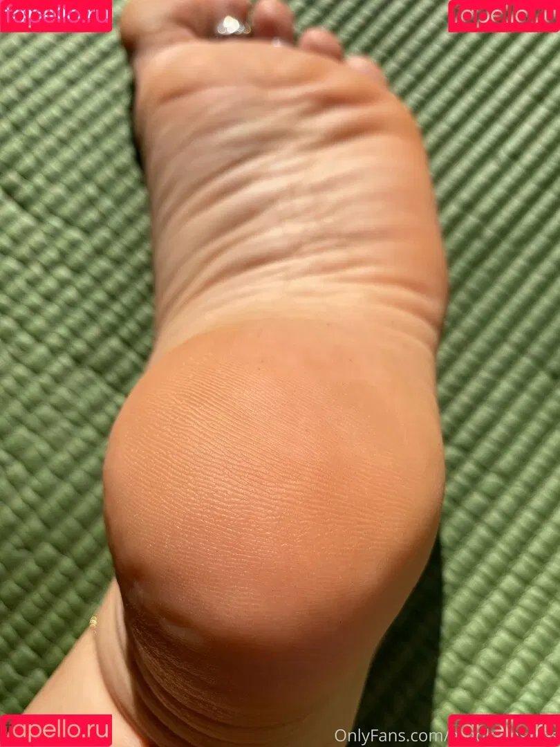 G_goldensoles Onlyfans Photo Gallery 
