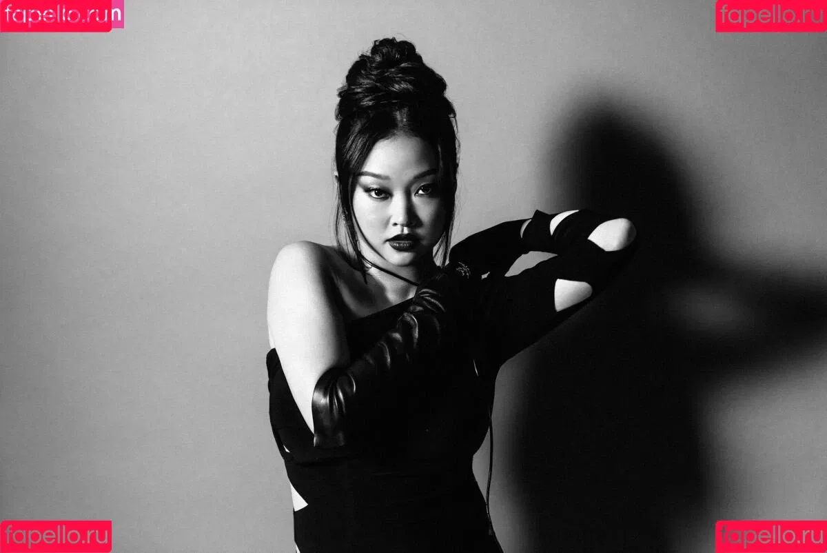 Lana Condor Onlyfans Photo Gallery 