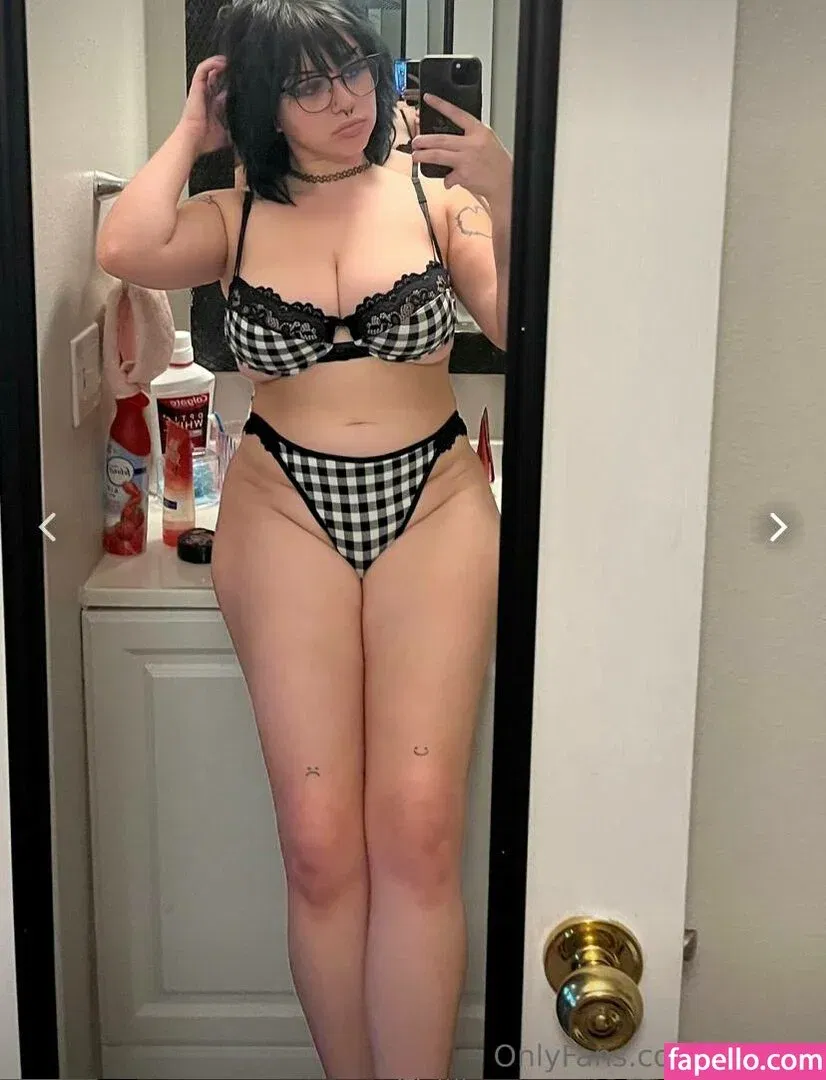 v0l4til3 Onlyfans Photo Gallery 