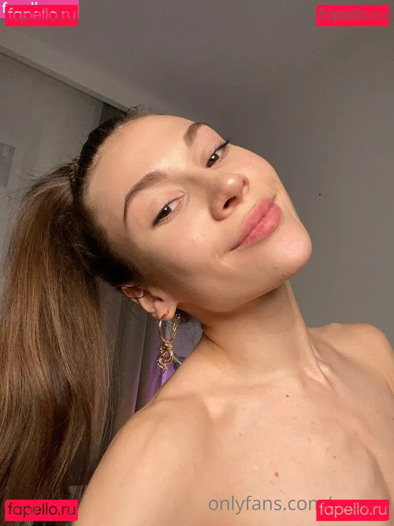 evavee Onlyfans Photo Gallery 