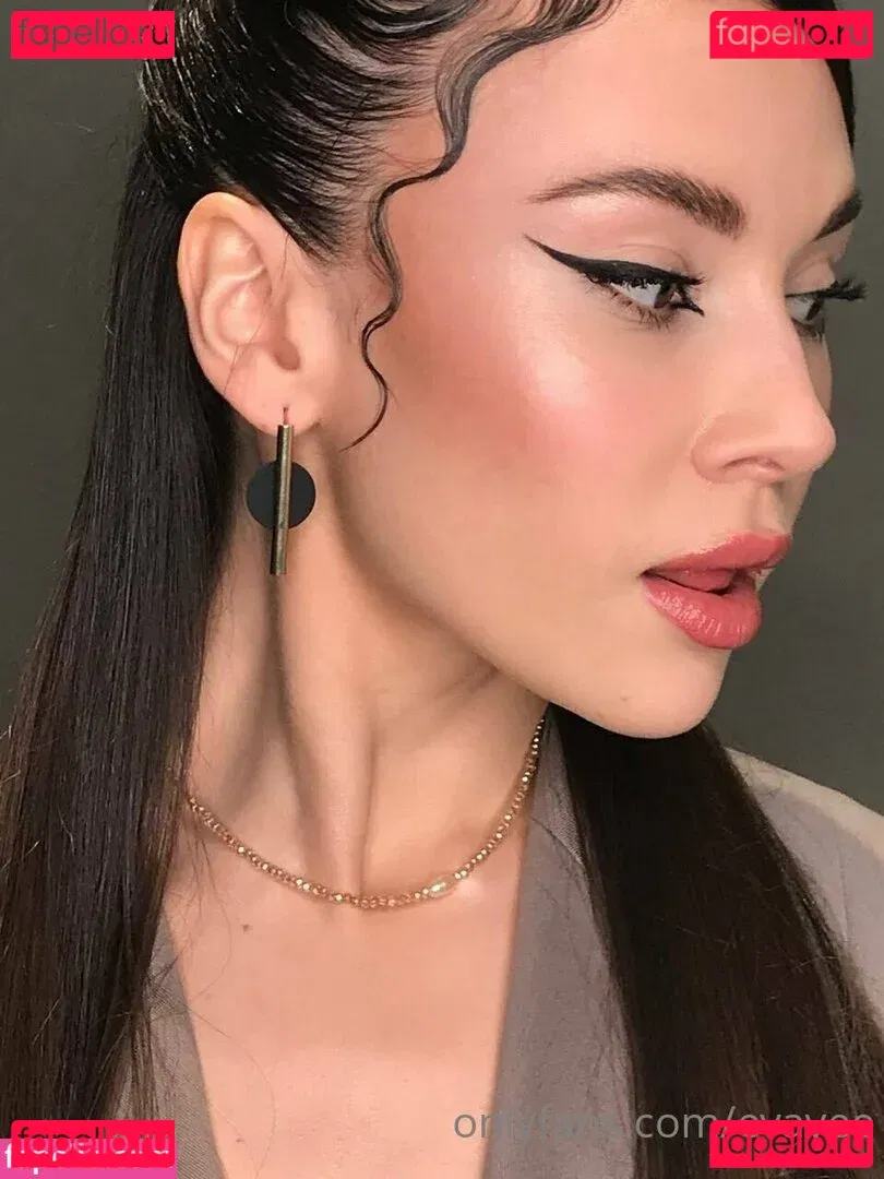 evavee Onlyfans Photo Gallery 