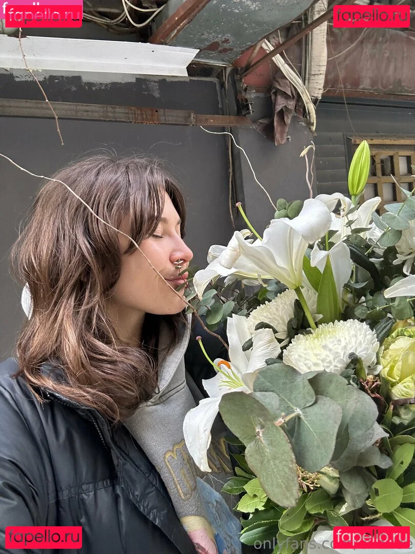 evavee Onlyfans Photo Gallery 