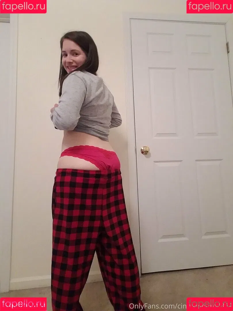 cinnamonroll329 Onlyfans Photo Gallery 