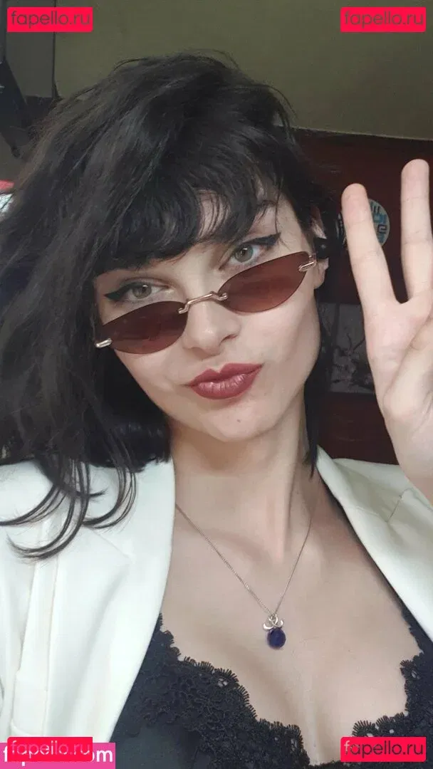 Niki Zmf Onlyfans Photo Gallery 