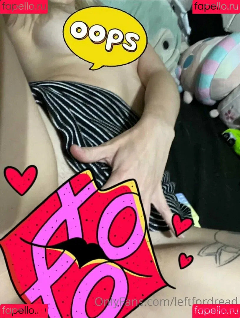 leftfordread Onlyfans Photo Gallery 