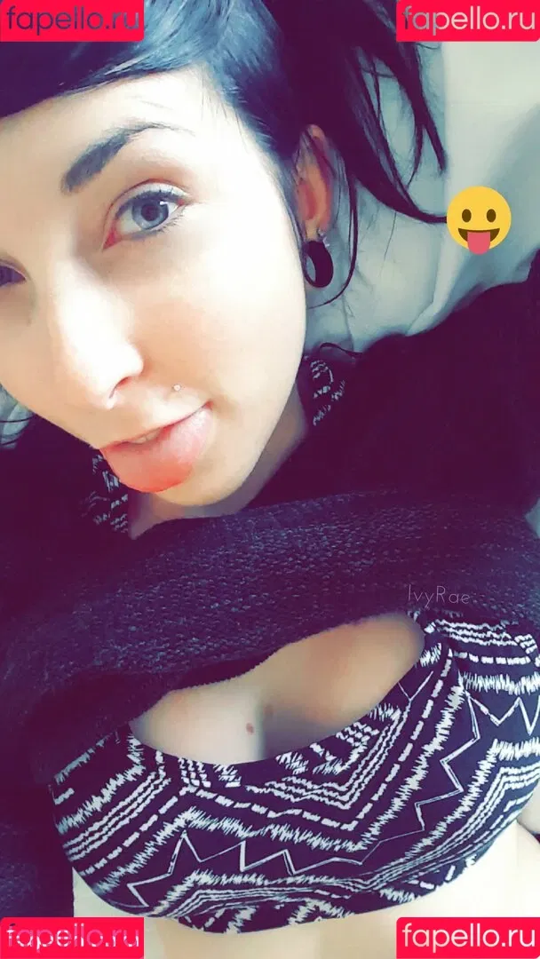 IvyLaura Onlyfans Photo Gallery 
