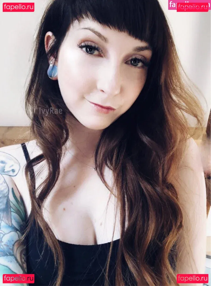 IvyLaura Onlyfans Photo Gallery 