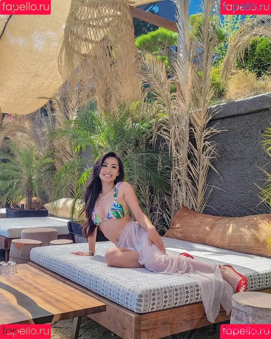 Elizabeth Tran Onlyfans Photo Gallery 