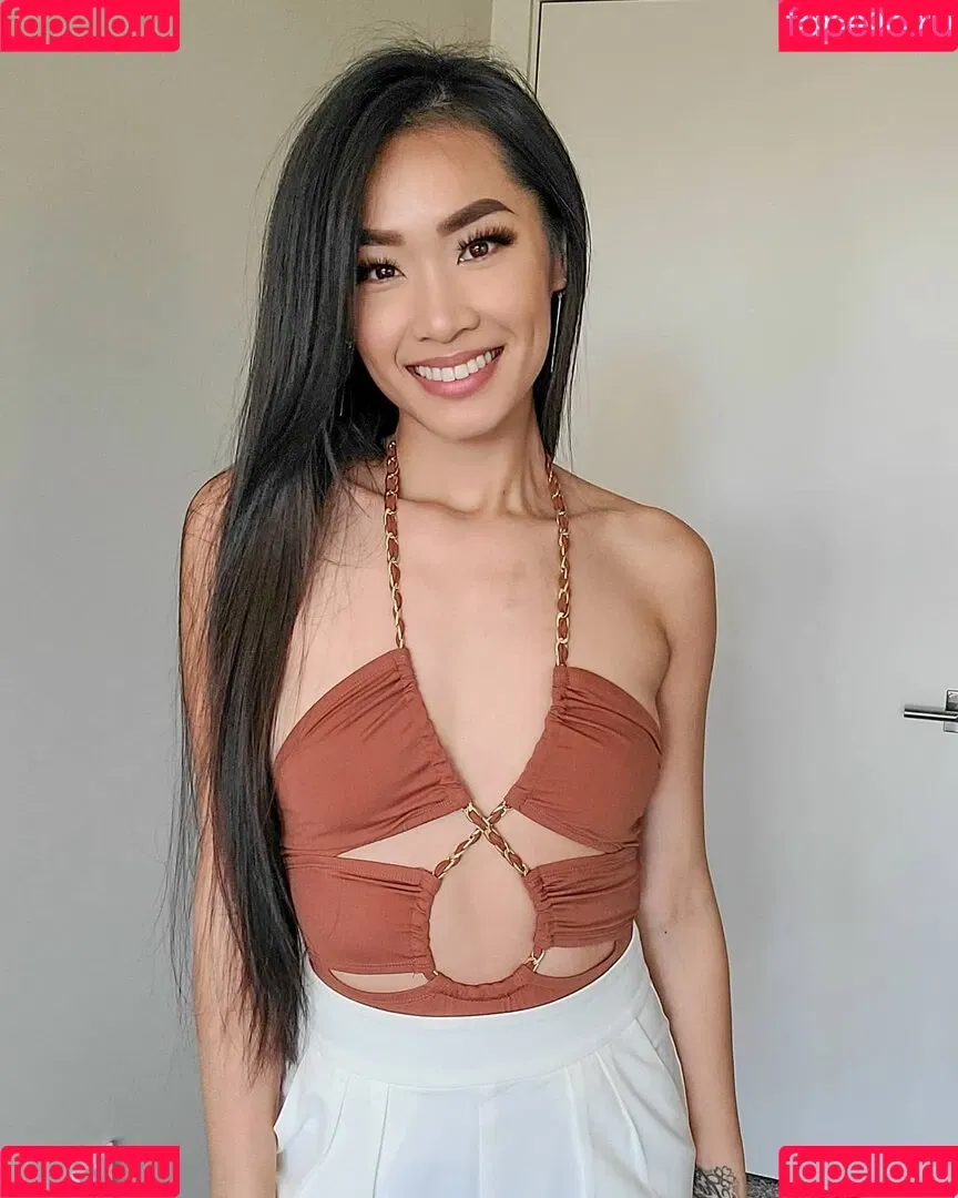 Elizabeth Tran Onlyfans Photo Gallery 