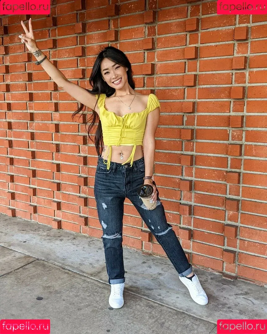 Elizabeth Tran Onlyfans Photo Gallery 
