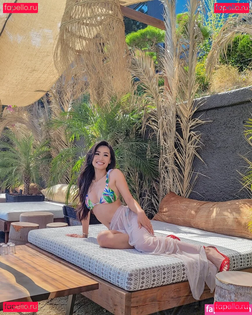 Elizabeth Tran Onlyfans Photo Gallery 