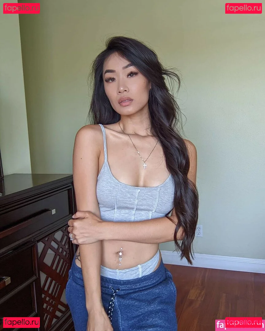 Elizabeth Tran Onlyfans Photo Gallery 