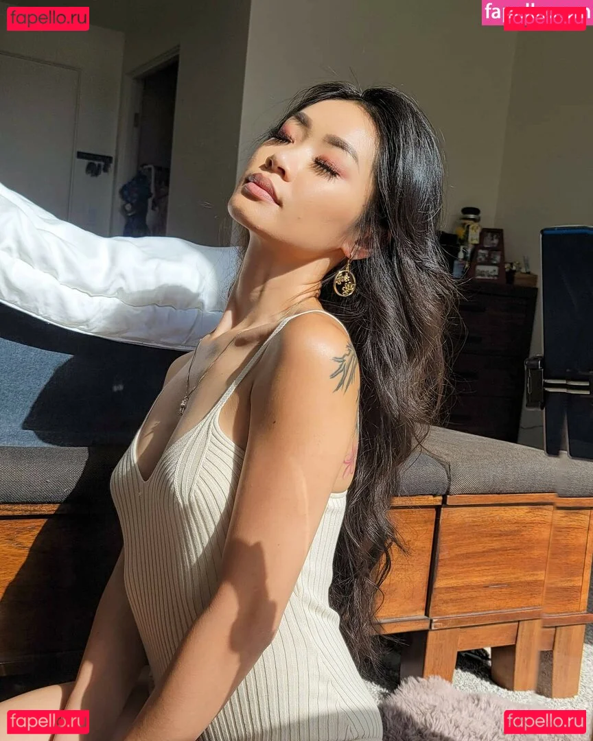 Elizabeth Tran Onlyfans Photo Gallery 