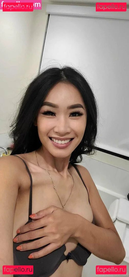 Elizabeth Tran Onlyfans Photo Gallery 