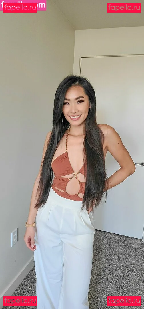Elizabeth Tran Onlyfans Photo Gallery 