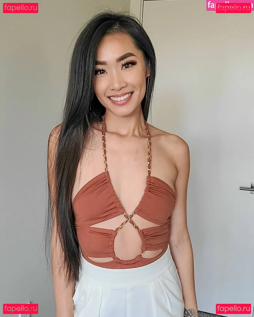 Elizabeth Tran Onlyfans Photo Gallery 