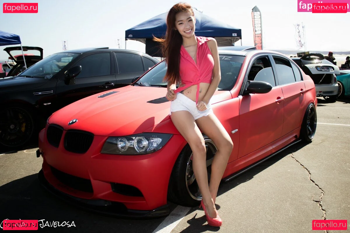 Elizabeth Tran Onlyfans Photo Gallery 