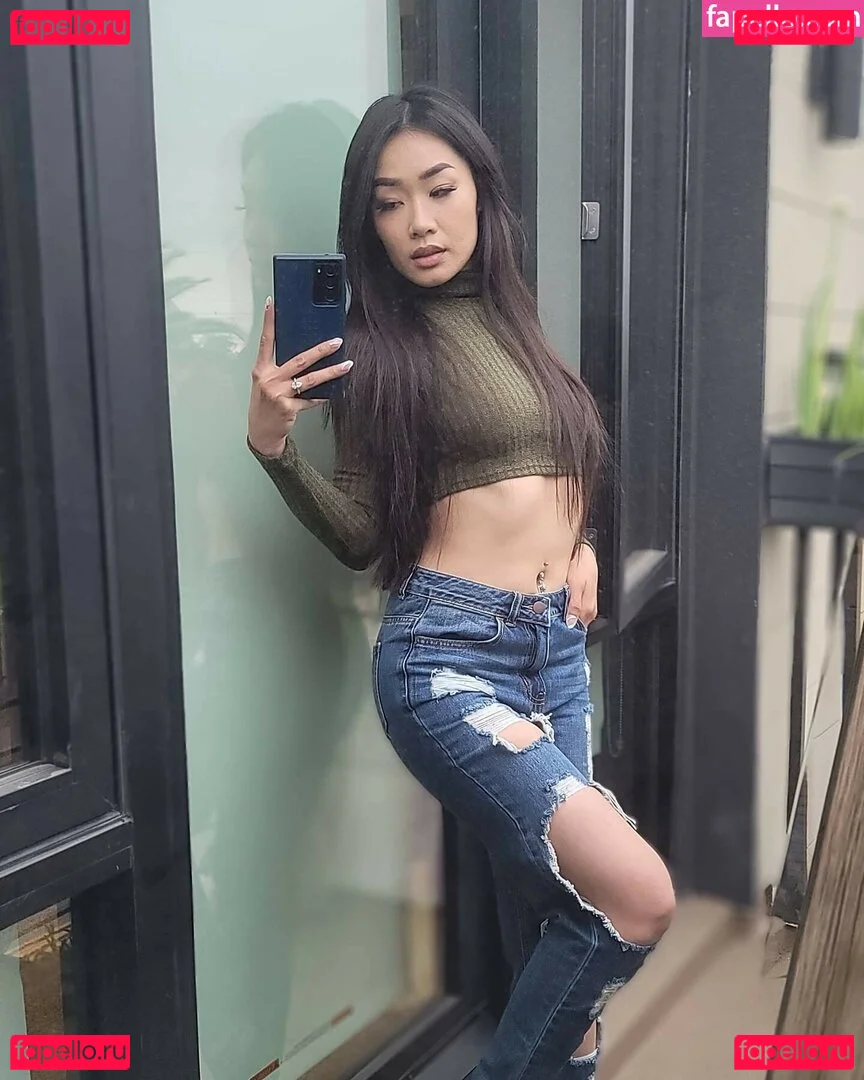 Elizabeth Tran Onlyfans Photo Gallery 