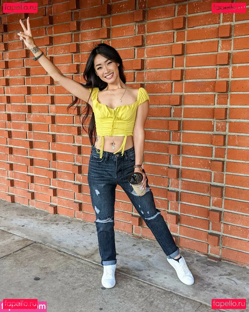 Elizabeth Tran Onlyfans Photo Gallery 