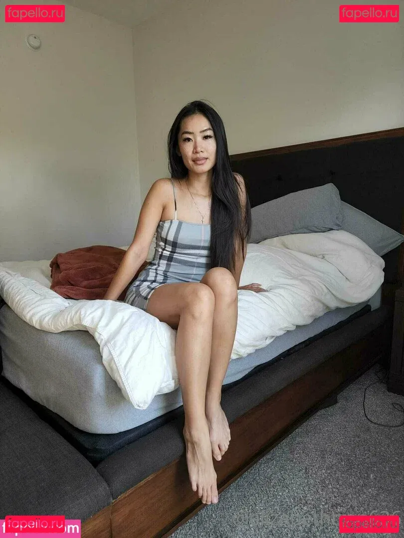 Elizabeth Tran Onlyfans Photo Gallery 
