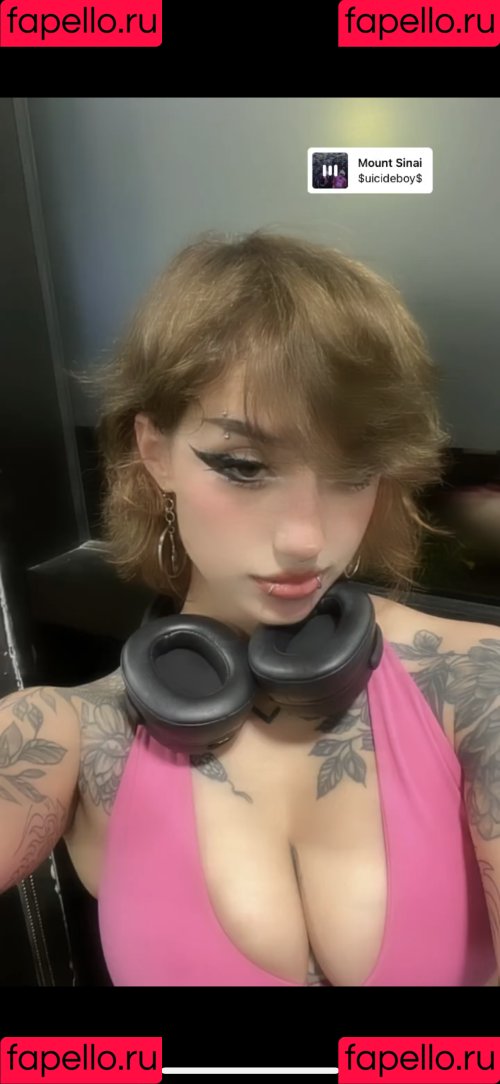 Roseredroom Onlyfans Photo Gallery 