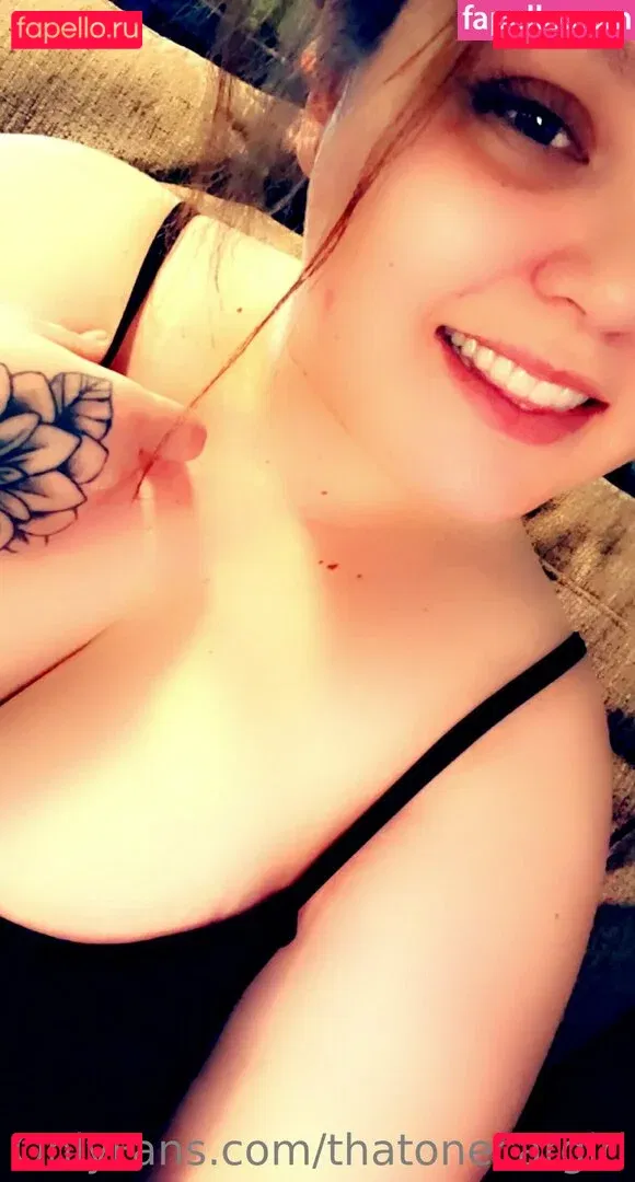 thatonecargirl Onlyfans Photo Gallery 