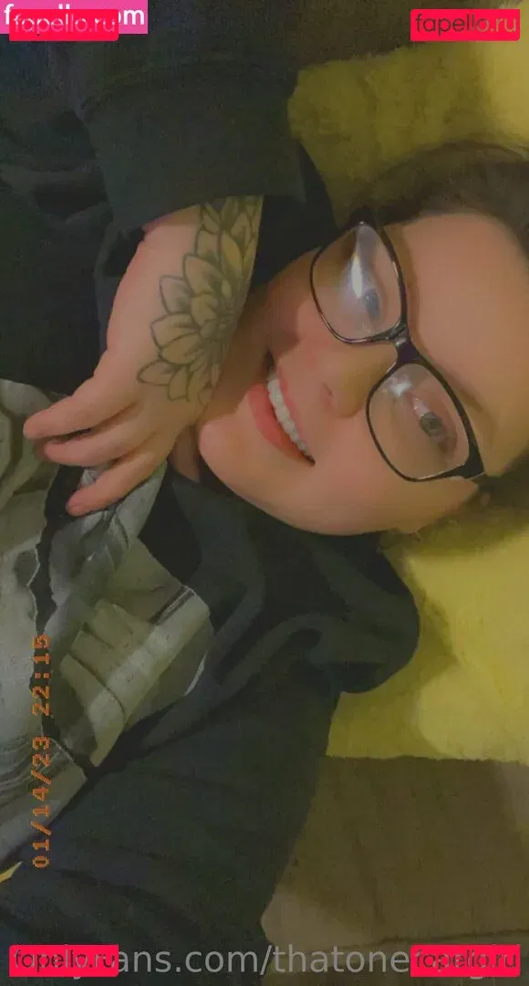 thatonecargirl Onlyfans Photo Gallery 