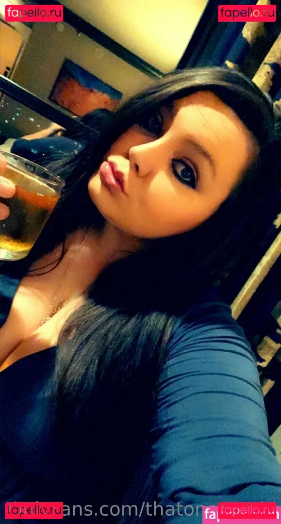 thatonecargirl Onlyfans Photo Gallery 