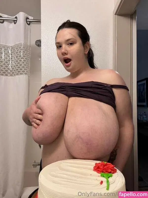 Itskaitiecali Onlyfans Photo Gallery 