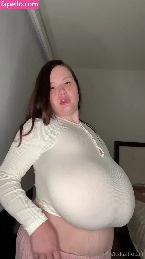 Itskaitiecali Onlyfans Photo Gallery 