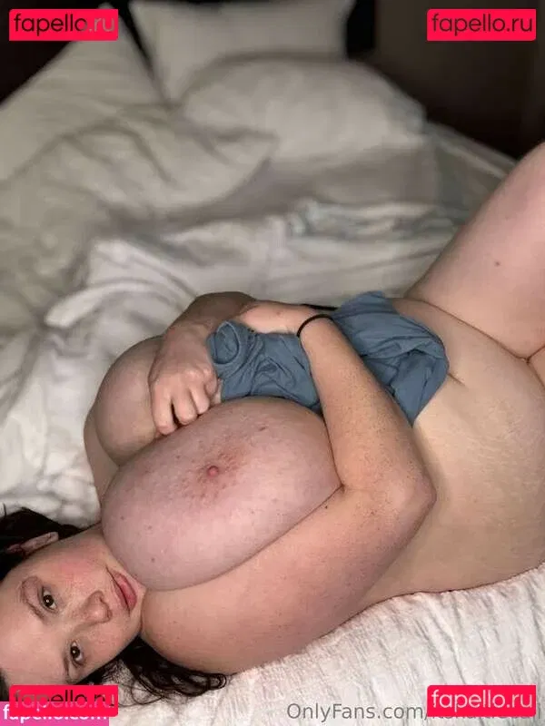 Itskaitiecali Onlyfans Photo Gallery 