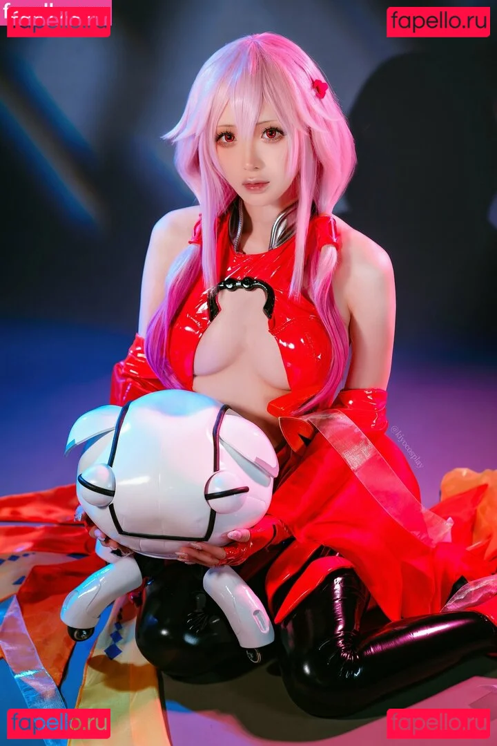 Kiyo Cosplay Onlyfans Photo Gallery 