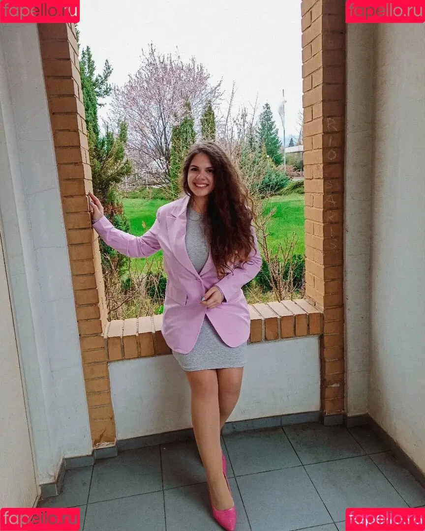 Eliza Stefanova Onlyfans Photo Gallery 