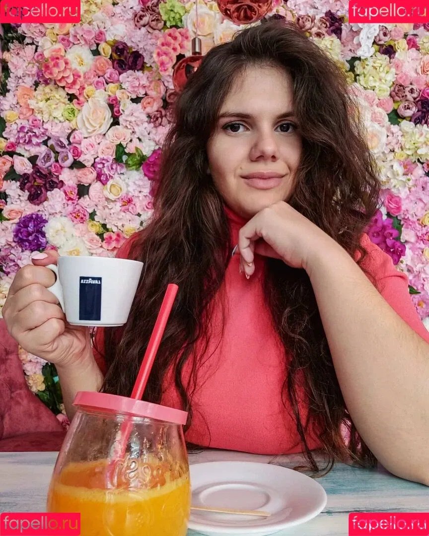 Eliza Stefanova Onlyfans Photo Gallery 