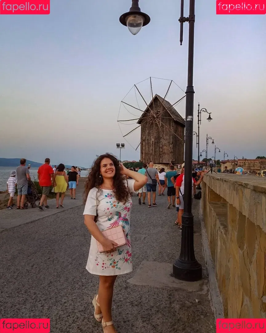 Eliza Stefanova Onlyfans Photo Gallery 