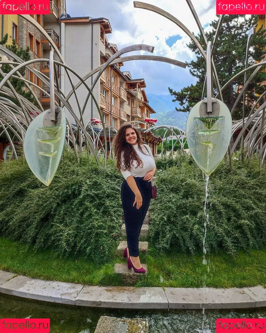 Eliza Stefanova Onlyfans Photo Gallery 