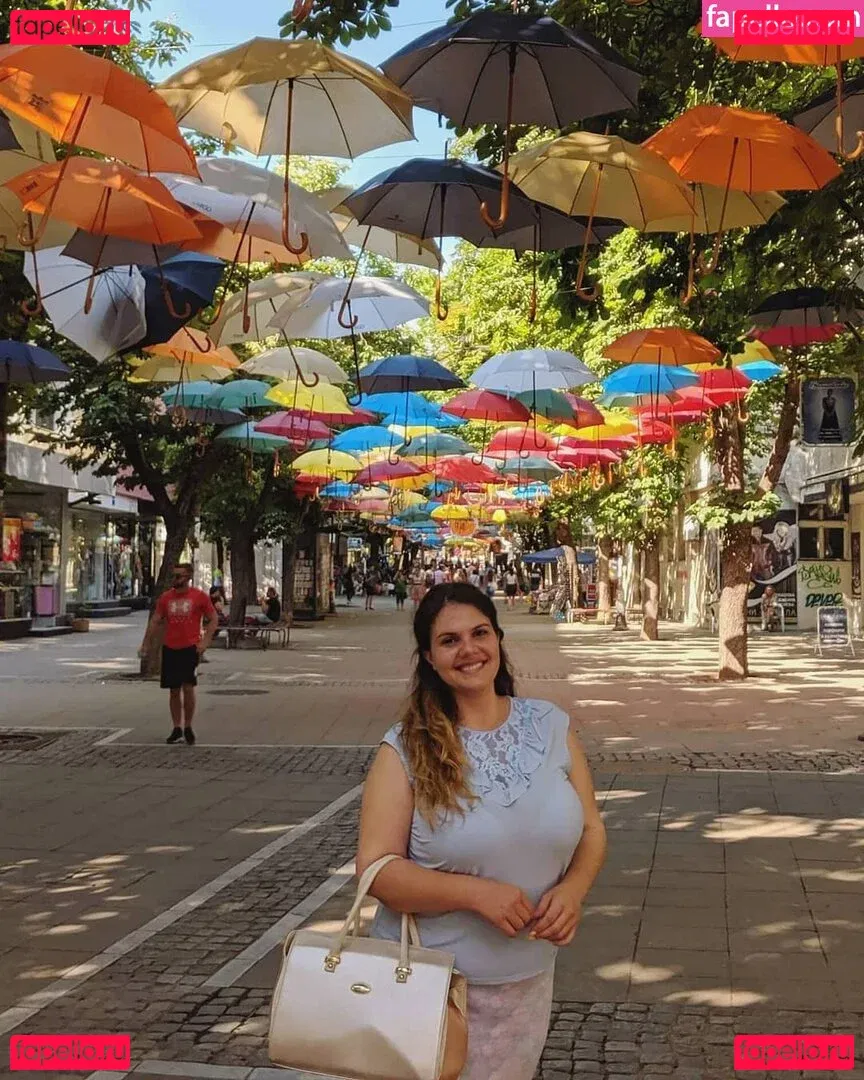 Eliza Stefanova Onlyfans Photo Gallery 