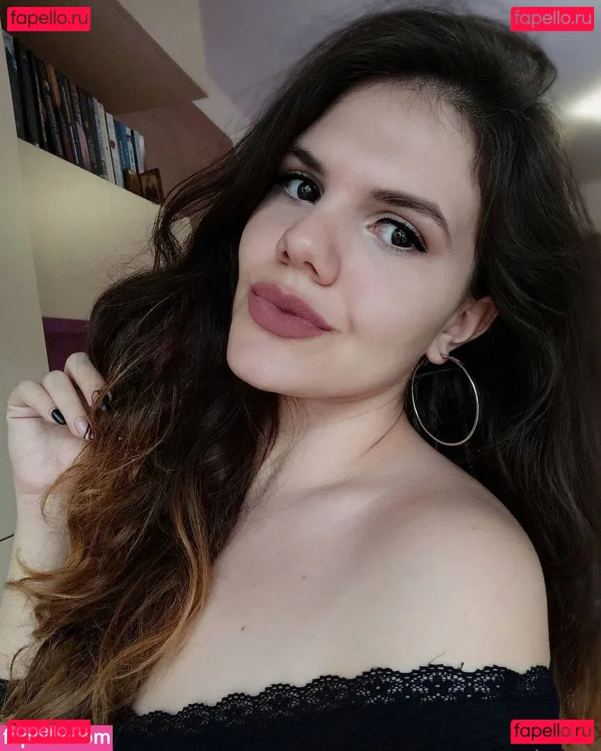 Eliza Stefanova Onlyfans Photo Gallery 