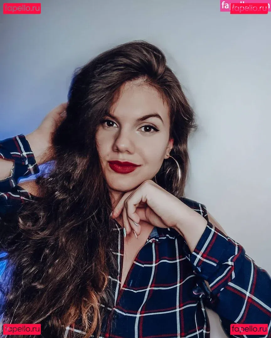 Eliza Stefanova Onlyfans Photo Gallery 