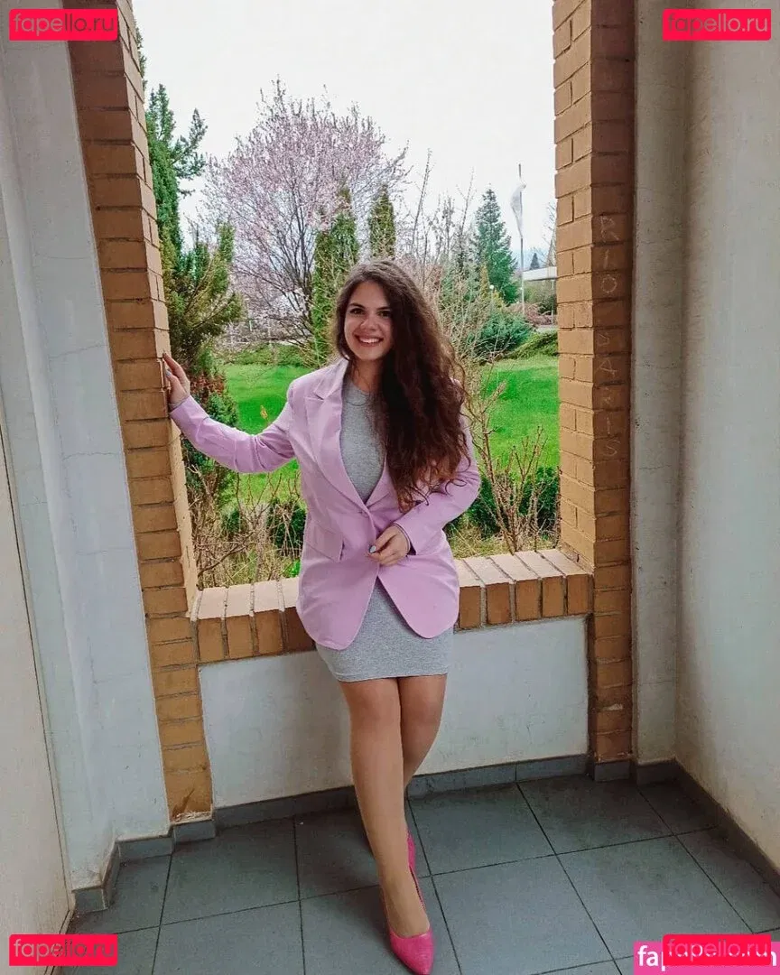 Eliza Stefanova Onlyfans Photo Gallery 