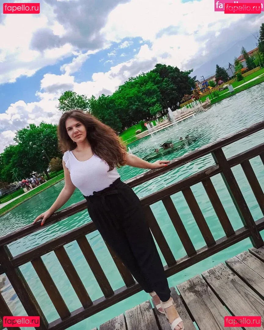 Eliza Stefanova Onlyfans Photo Gallery 