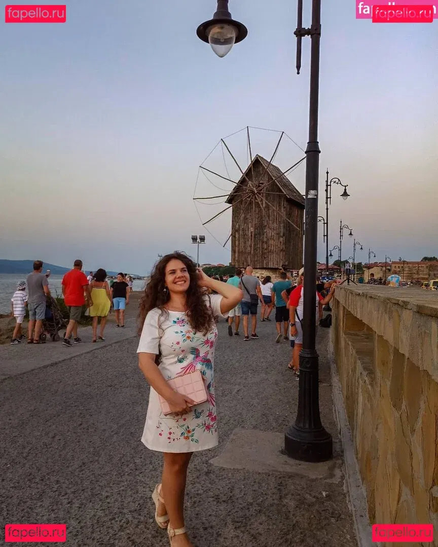 Eliza Stefanova Onlyfans Photo Gallery 