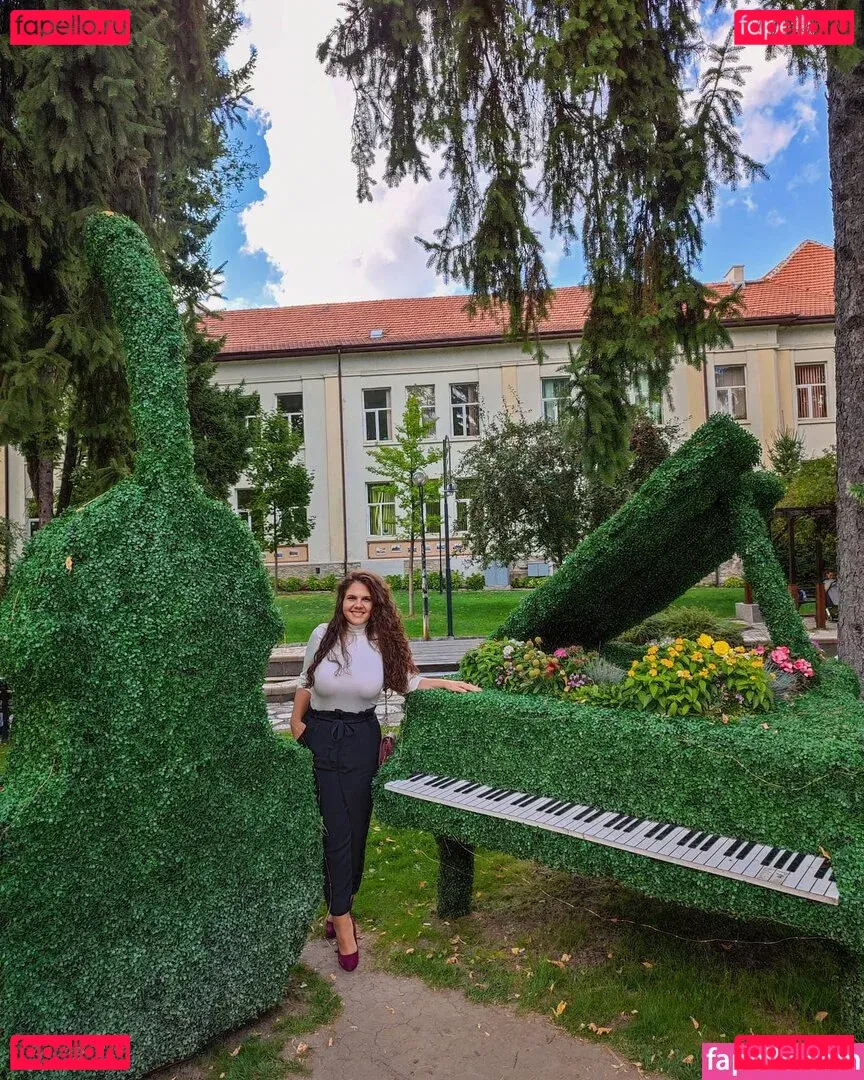 Eliza Stefanova Onlyfans Photo Gallery 