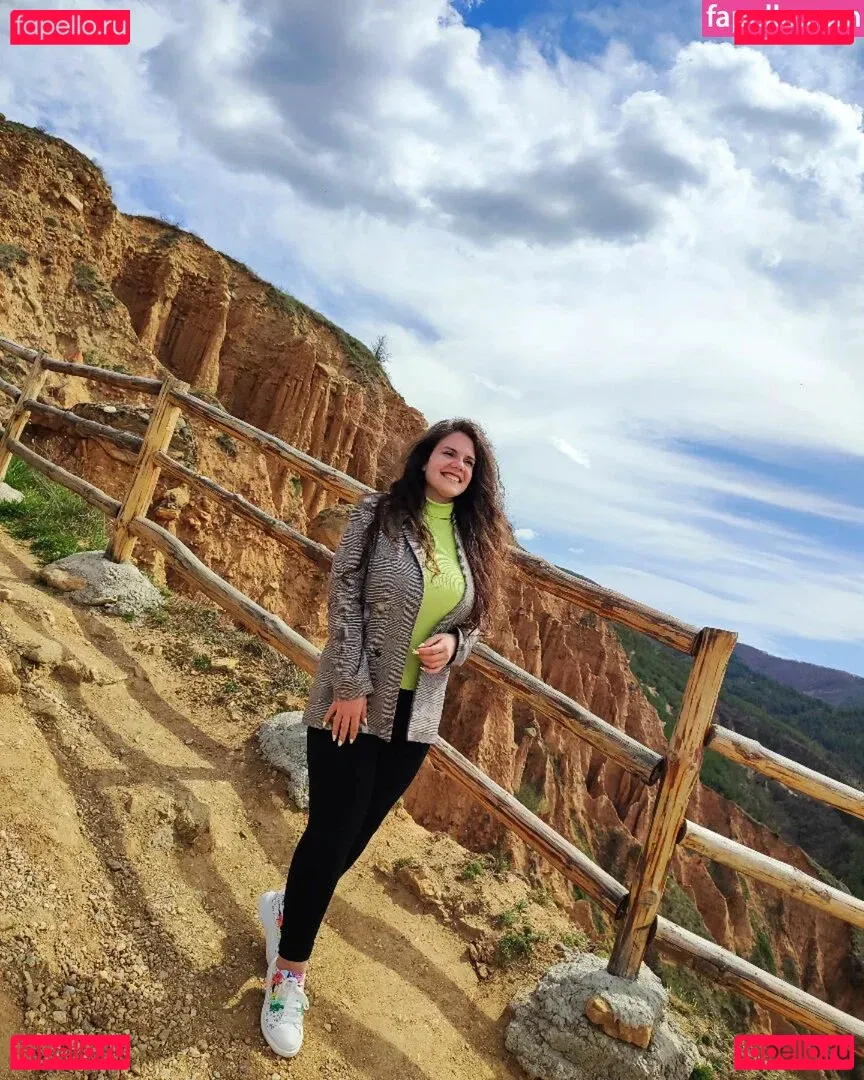 Eliza Stefanova Onlyfans Photo Gallery 