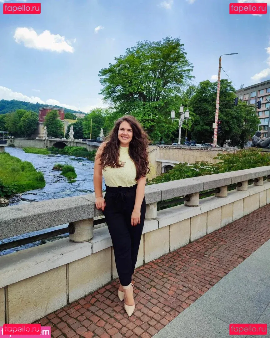 Eliza Stefanova Onlyfans Photo Gallery 