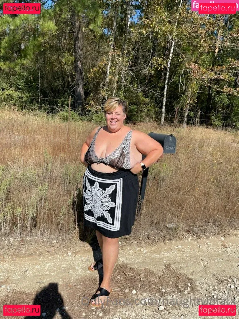 naughtylolatx Onlyfans Photo Gallery 