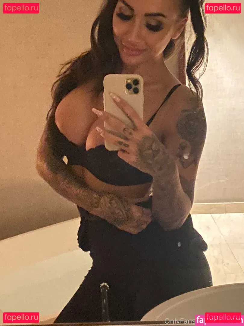 Socola Onlyfans Photo Gallery 