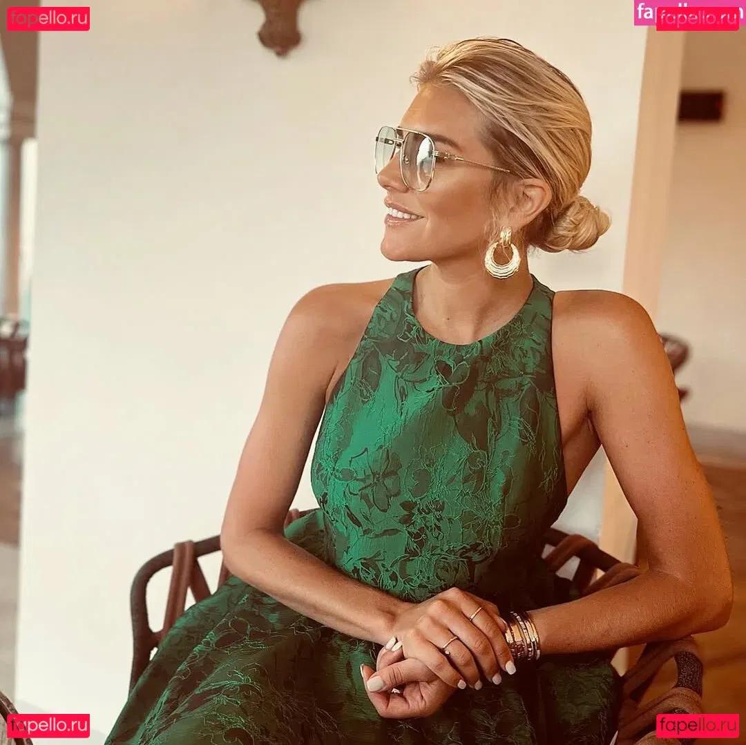 Charissa Thompson Onlyfans Photo Gallery 